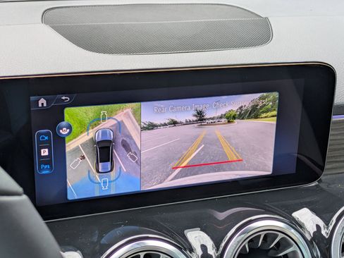 New 2025 Mercedes-Benz GLB 250 image 25