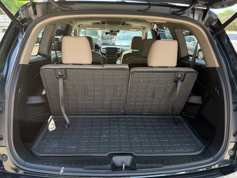 Used 2019 Honda Pilot Touring image 16