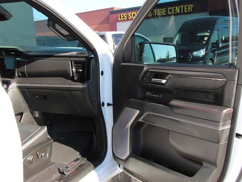 Used 2022 GMC Sierra 1500 AT4X image 40