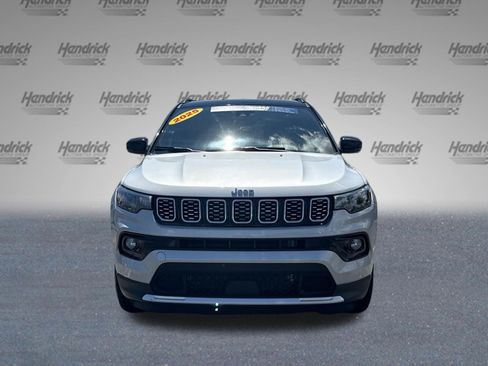 Used 2025 Jeep Compass Limited AWD/4WD image 3