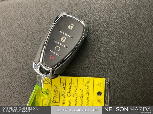 Used 2024 Chevrolet Trax LT FWD image 47