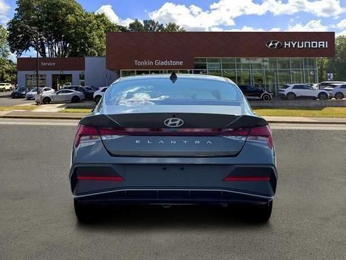 New 2026 Hyundai Elantra SE image 6