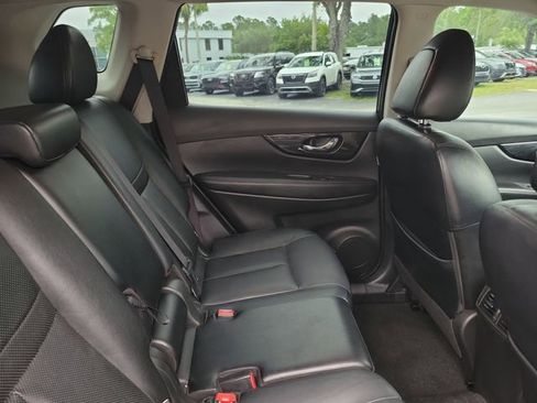 Used 2017 Nissan Rogue SL w/ SL Premium Package AWD/4WD image 32