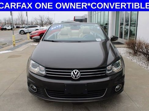 Used 2015 Volkswagen Eos Executive image 2