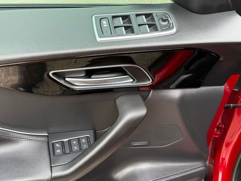 Used 2018 Jaguar F-PACE Premium image 14