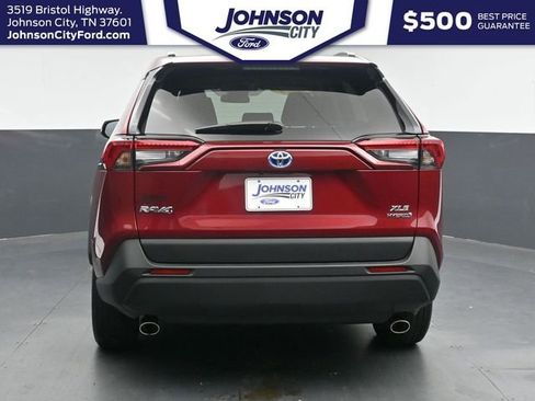 Used 2024 Toyota RAV4 XLE AWD/4WD image 9