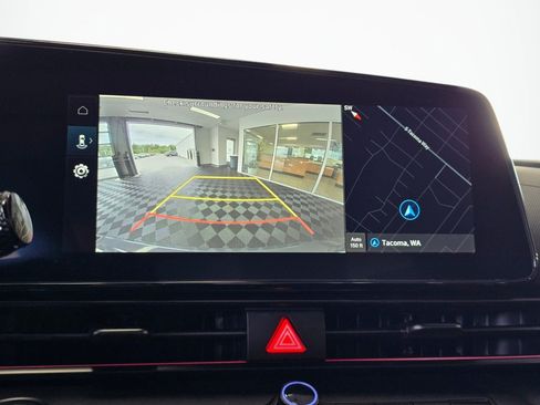Used 2025 Hyundai Elantra SEL FWD image 25