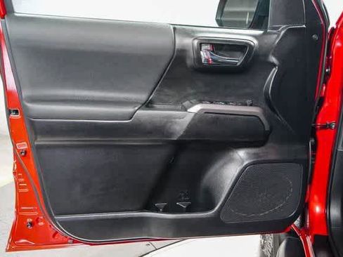 Certified 2022 Toyota Tacoma TRD Off-Road w/ Technology Package RWD image 21