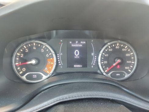 Used 2020 Jeep Renegade Altitude FWD image 23