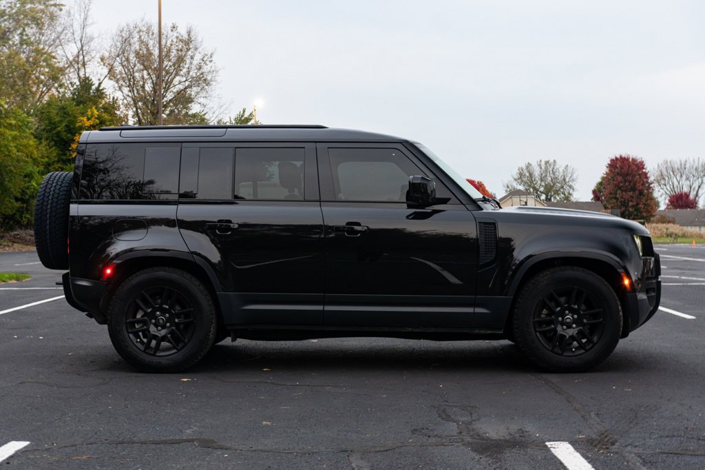 Used 2025 Land Rover Defender 110 S AWD/4WD image 10