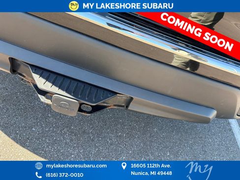 Used 2020 Toyota Highlander XLE AWD/4WD image 19
