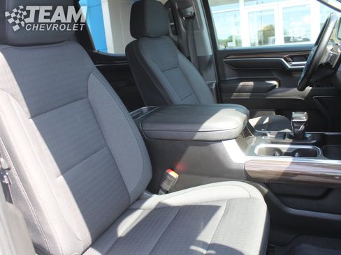 Used 2023 Chevrolet Silverado 1500 LT w/ Z71 Off-Road Package AWD/4WD image 28