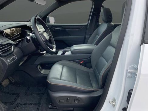 Used 2024 GMC Acadia AT4 w/ Super Cruise Package image 8