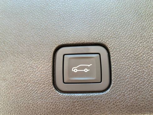 Used 2025 Cadillac XT6 Sport w/ Platinum Package AWD/4WD image 15