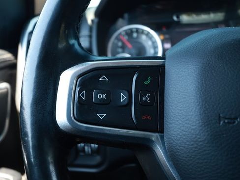 Used 2019 RAM 1500 Laramie AWD/4WD image 12