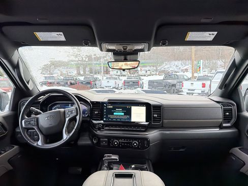 Used 2022 Chevrolet Silverado 1500 ZR2 w/ Technology Package image 13