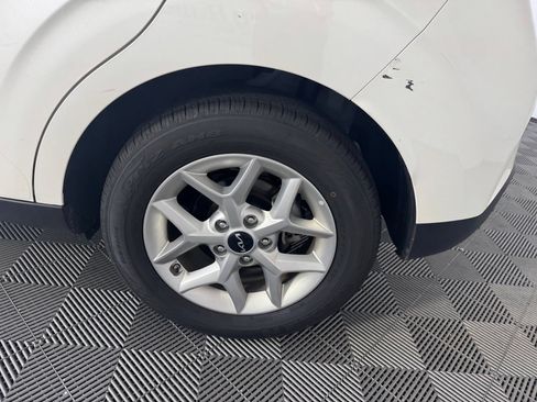 Used 2025 Kia Soul LX w/ LX Technology Package FWD image 13