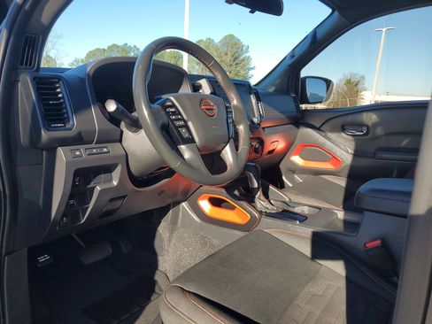 Used 2023 Nissan Frontier Pro-X w/ Technology Package image 18