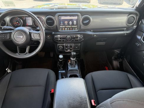 Used 2023 Jeep Gladiator Sport AWD/4WD image 18