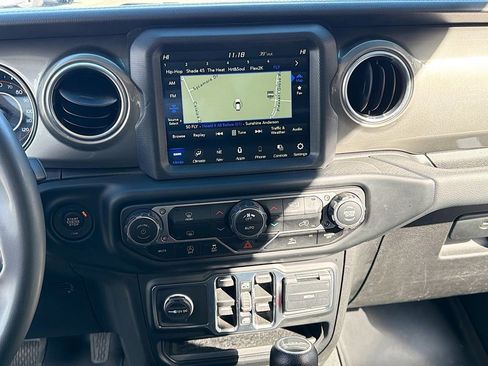 Used 2023 Jeep Gladiator Overland image 28