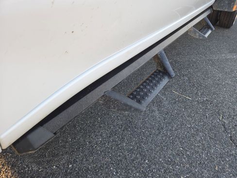 Used 2023 GMC Sierra 3500 Pro w/ Convenience Package image 23