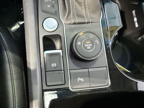 Used 2023 Volkswagen Atlas SEL image 27