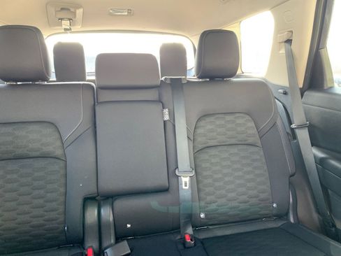 Used 2025 Nissan Pathfinder SV image 39