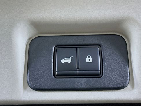 Used 2023 Nissan Ariya FWD image 30