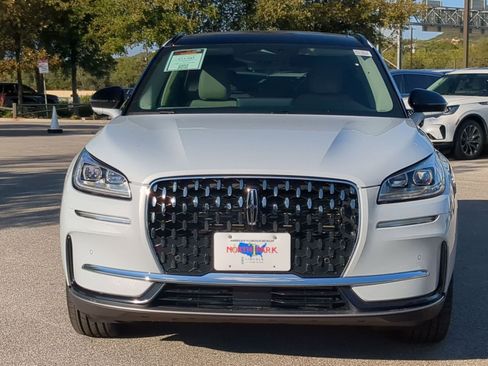 New 2026 Lincoln Corsair Reserve FWD image 8