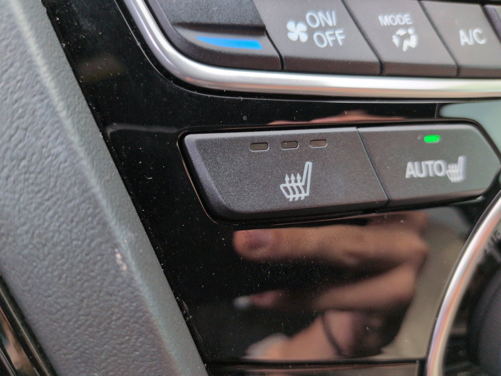 Used 2025 Acura RDX SH-AWD image 19