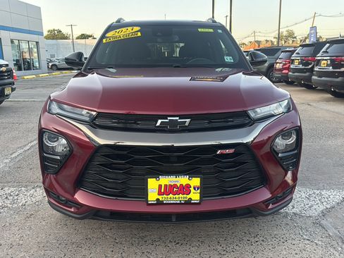 Used 2023 Chevrolet TrailBlazer RS w/ Sun and Liftgate Package AWD/4WD image 3