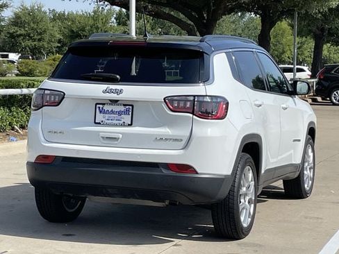 Used 2025 Jeep Compass Limited AWD/4WD image 4