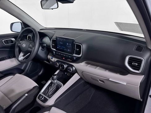 New 2025 Hyundai Venue SEL FWD image 26