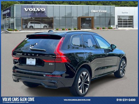 Used 2026 Volvo XC60 B5 Plus w/ Protection Package Premier AWD/4WD image 5