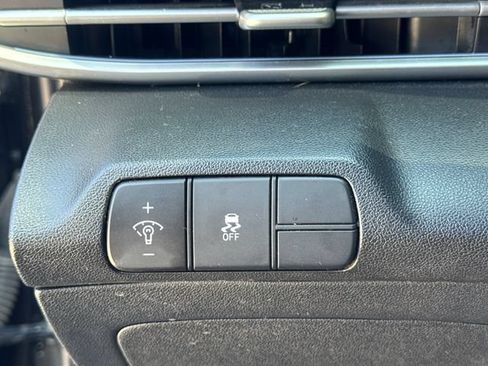 Used 2024 Hyundai Elantra Limited FWD image 28