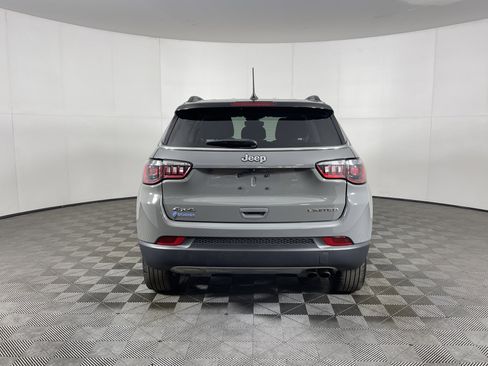 Used 2022 Jeep Compass Limited image 4