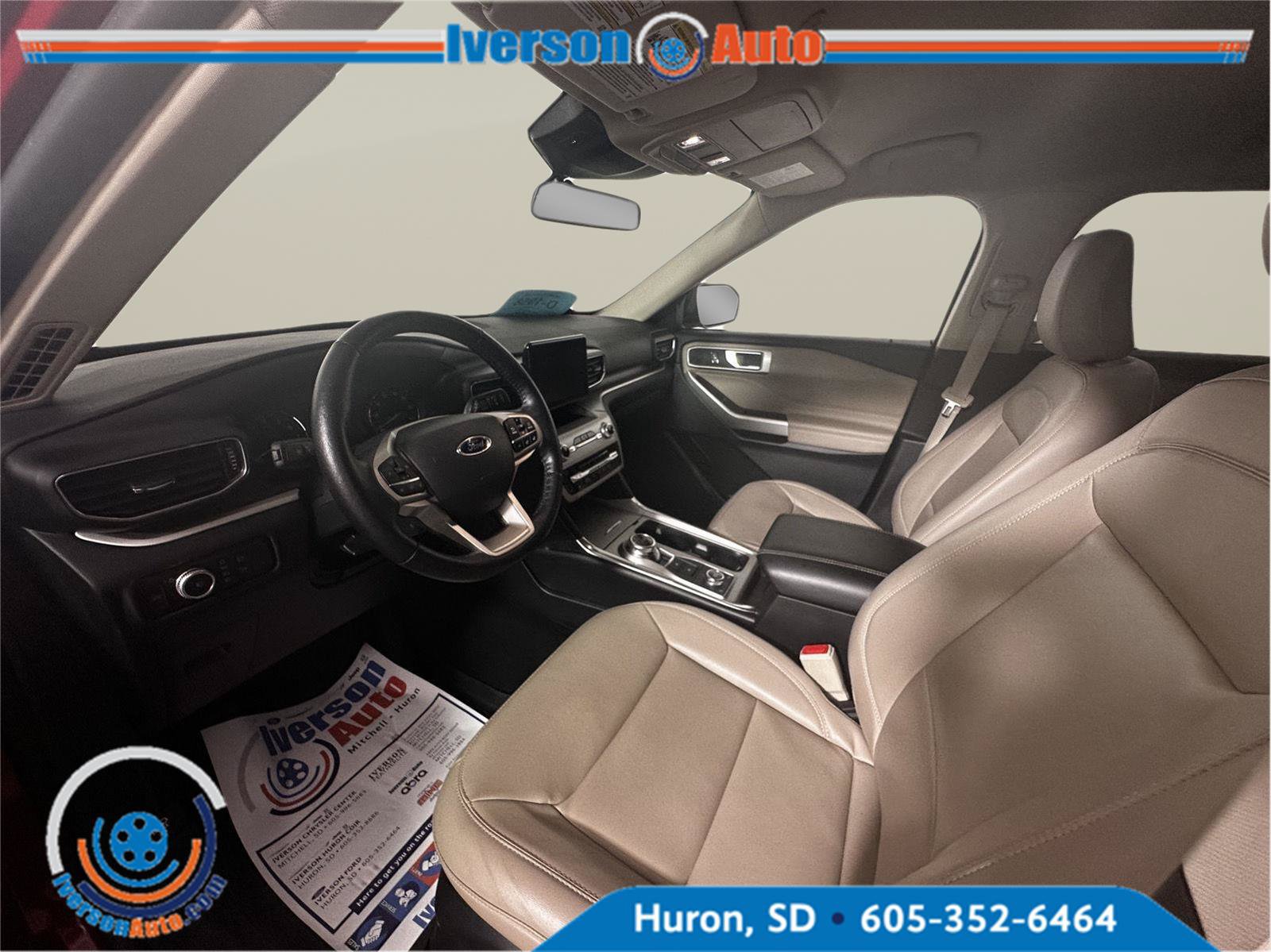 Used 2022 Ford Explorer XLT w/ Equipment Group 202A AWD/4WD image 14
