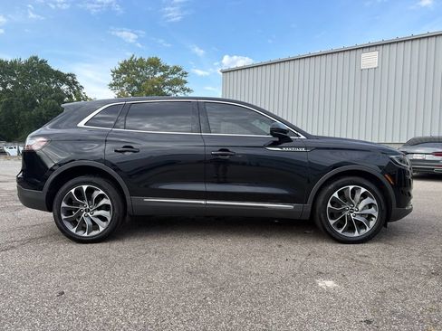 Used 2023 Lincoln Nautilus Reserve AWD/4WD image 6