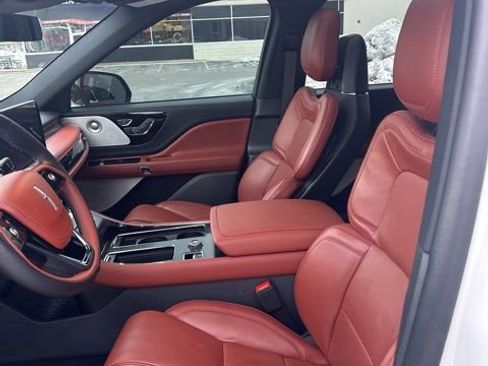 Used 2025 Lincoln Aviator Reserve w/ Equipment Group 201A image 14
