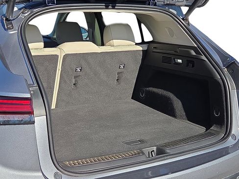 Used 2021 Buick Envision Essence w/ Technology Package I image 8