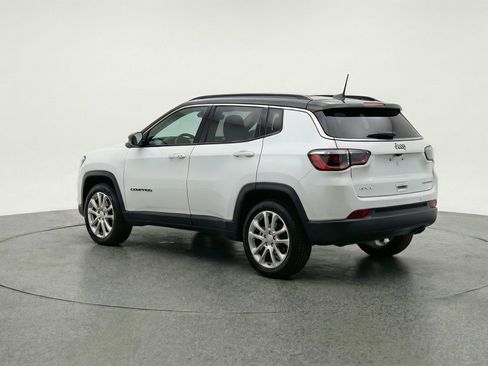 Used 2025 Jeep Compass Limited image 6