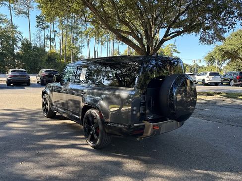 Used 2023 Land Rover Defender 130 X image 3