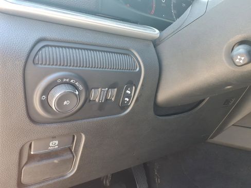 Used 2024 Jeep Wagoneer L Series II RWD image 18