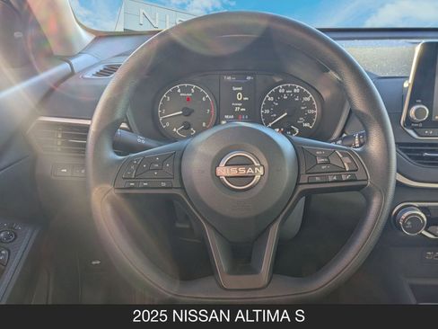 Used 2025 Nissan Altima 2.5 S image 12