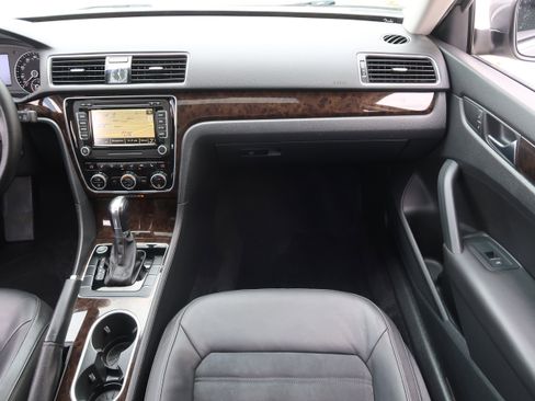 Used 2014 Volkswagen Passat TDI SEL Premium FWD image 15