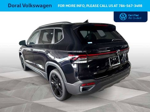 Used 2025 Volkswagen Taos SE FWD image 6