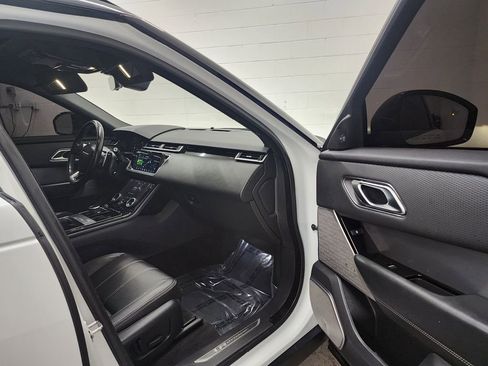 Used 2019 Land Rover Range Rover Velar R-Dynamic SE image 38