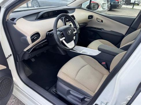 Used 2016 Toyota Prius Three FWD image 9
