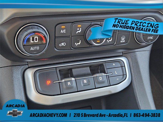 Used 2023 GMC Acadia SLE w/ Driver Convenience Package FWD image 21