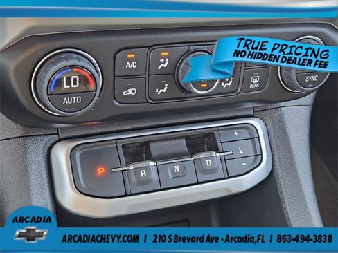 Used 2023 GMC Acadia SLE w/ Driver Convenience Package FWD image 21